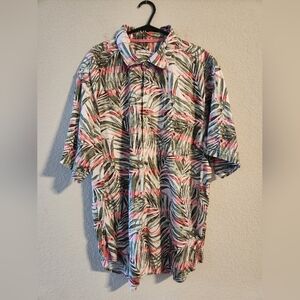 Tommy Bahama Men’s pink and green leaf print short sleeve button up size Large